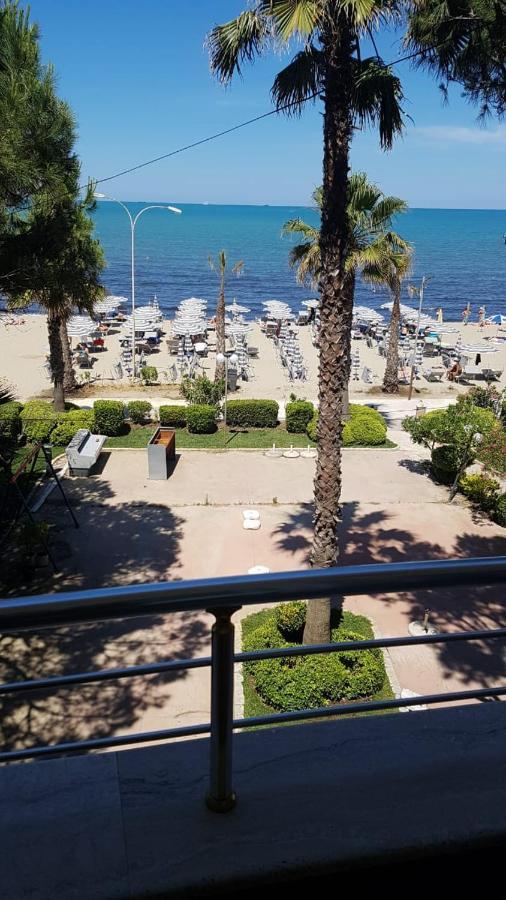 Mali i Robit Beachfront Apartment Golem  Exterior foto