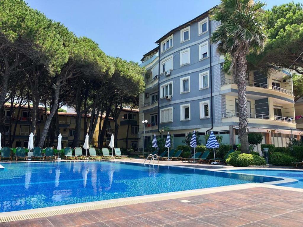 Mali i Robit Beachfront Apartment Golem  Exterior foto
