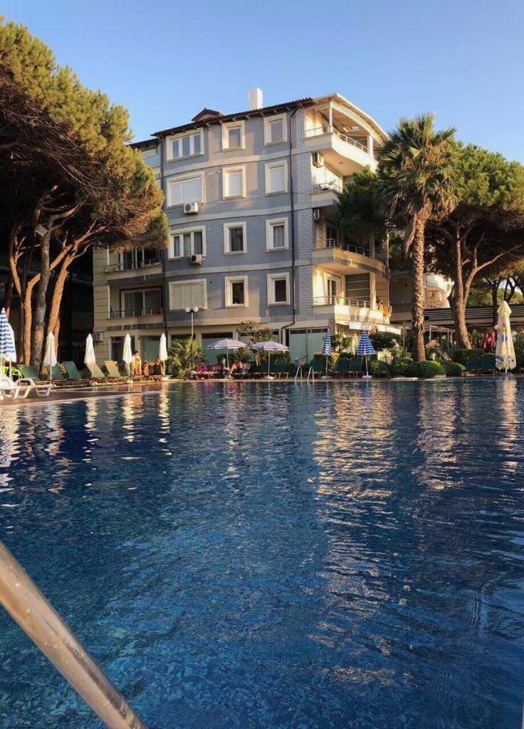 Mali i Robit Beachfront Apartment Golem  Exterior foto