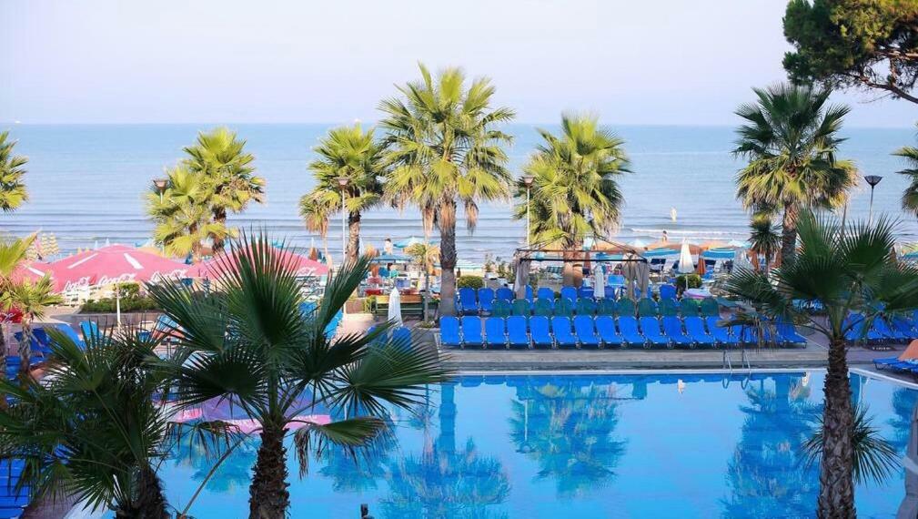 Mali i Robit Beachfront Apartment Golem  Exterior foto