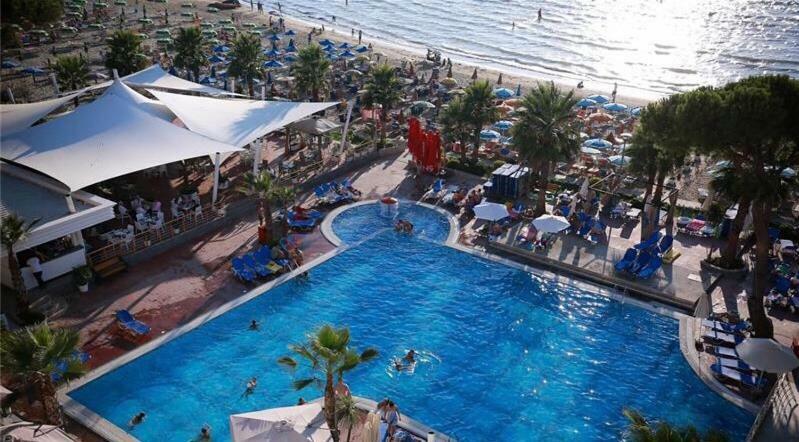 Mali i Robit Beachfront Apartment Golem  Exterior foto