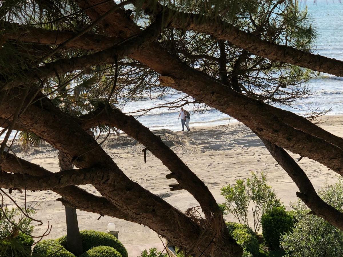 Mali i Robit Beachfront Apartment Golem  Exterior foto